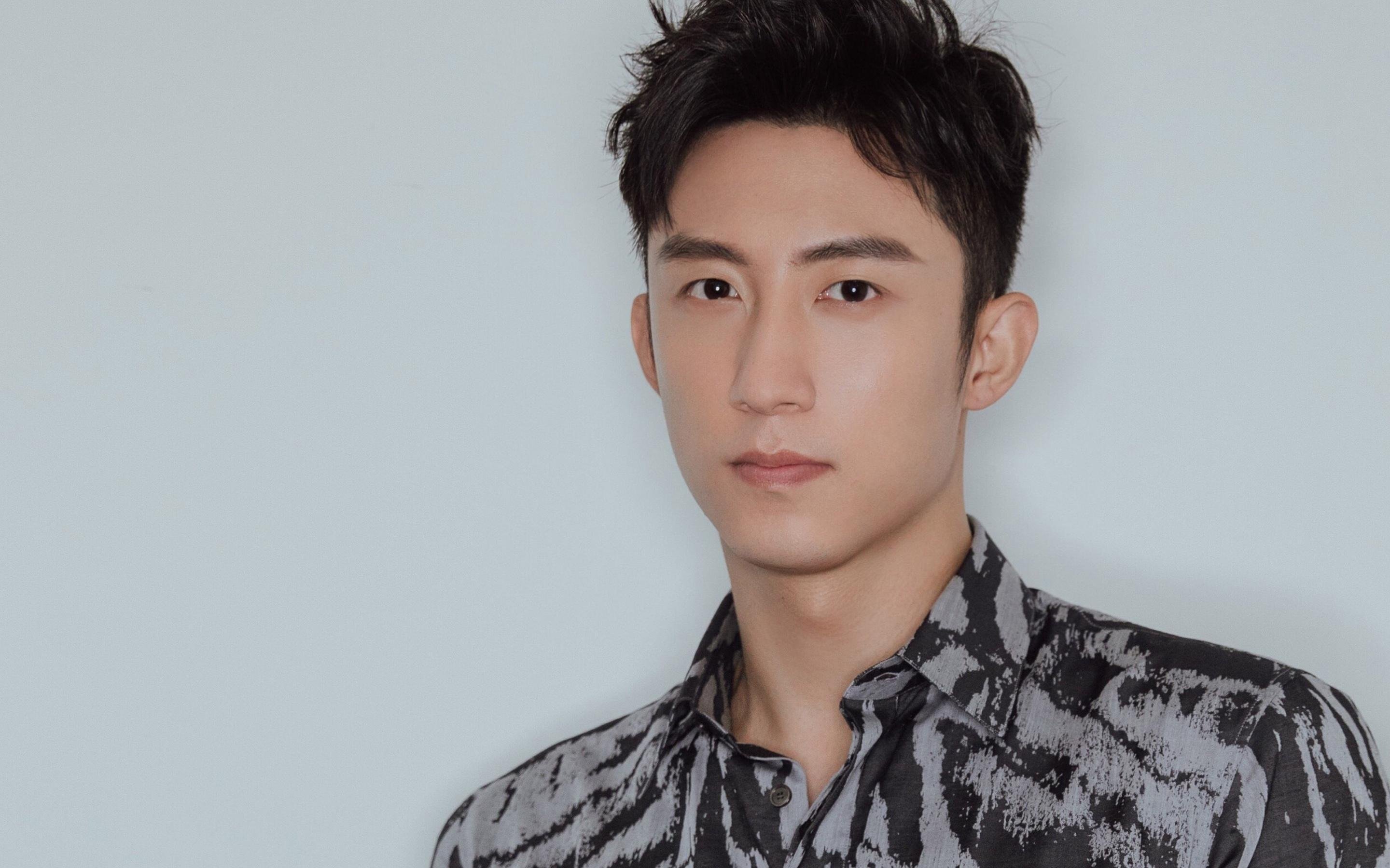 赛车电影：还原赛场上的冠军奇迹，赛车电影大揭秘