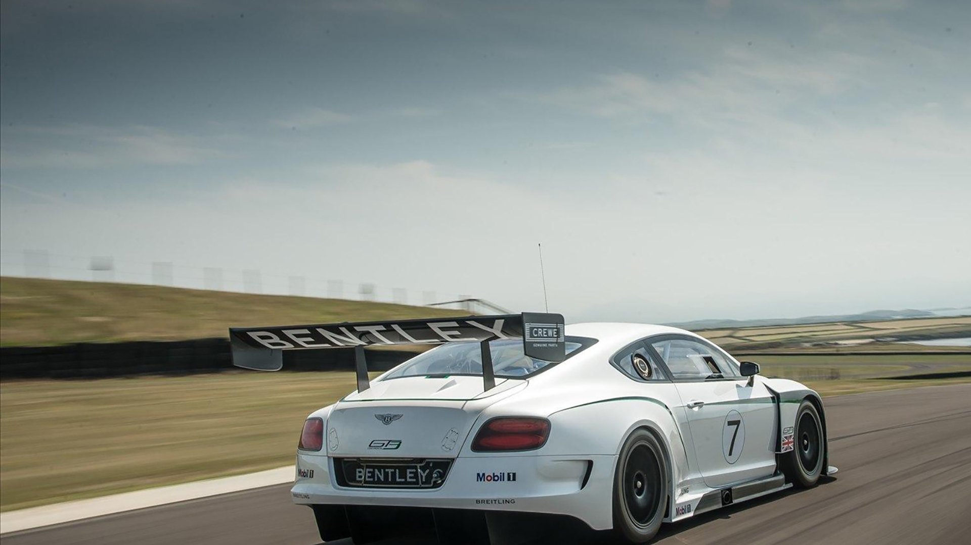 张三归队，球队实力大增备战新赛季CBA，张三比赛